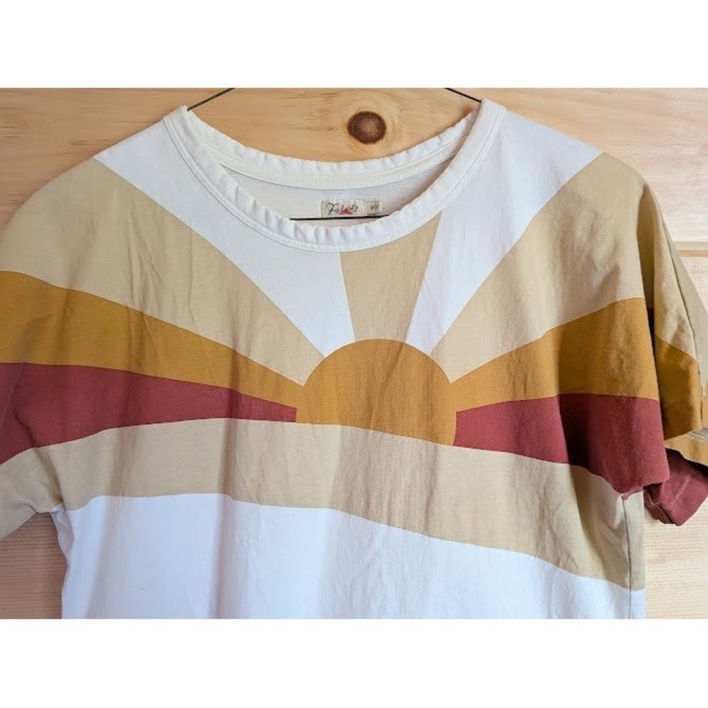 Faherty Short Sleeve Graphic Tee in White, Tan, Gold & Rust - Picture 2 of 8